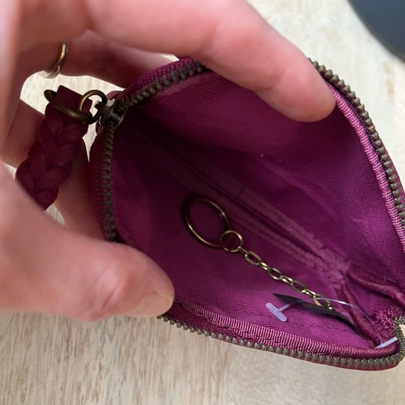 FOSSIL leather coin purse Never Used zip pouch magenta pink fuchsia - Picture 3 of 3